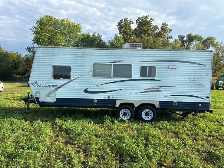 #668-•-spirit-of-america-camper-image-2