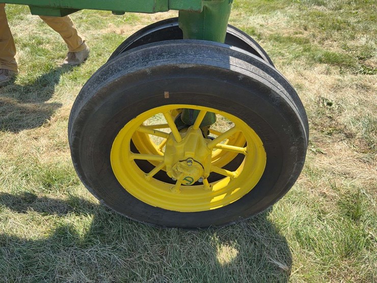 john-deere-b-image-16