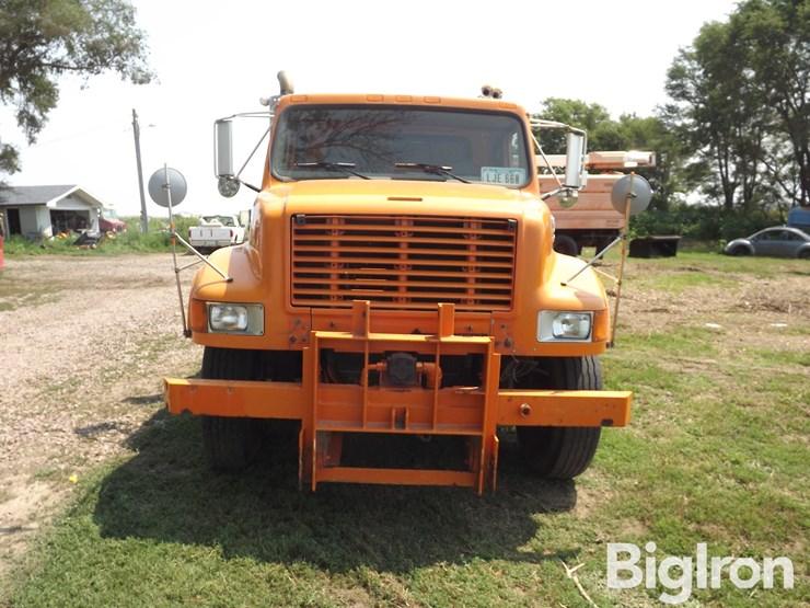 1996-international-4700-image-2