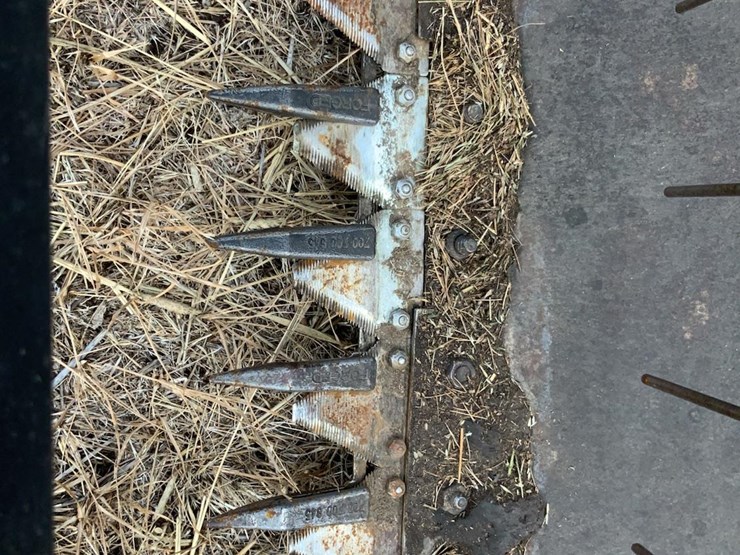 hesston-8250-image-11
