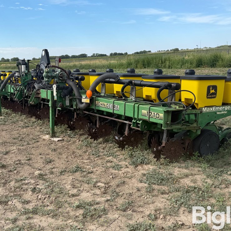 JOHN DEERE 1710