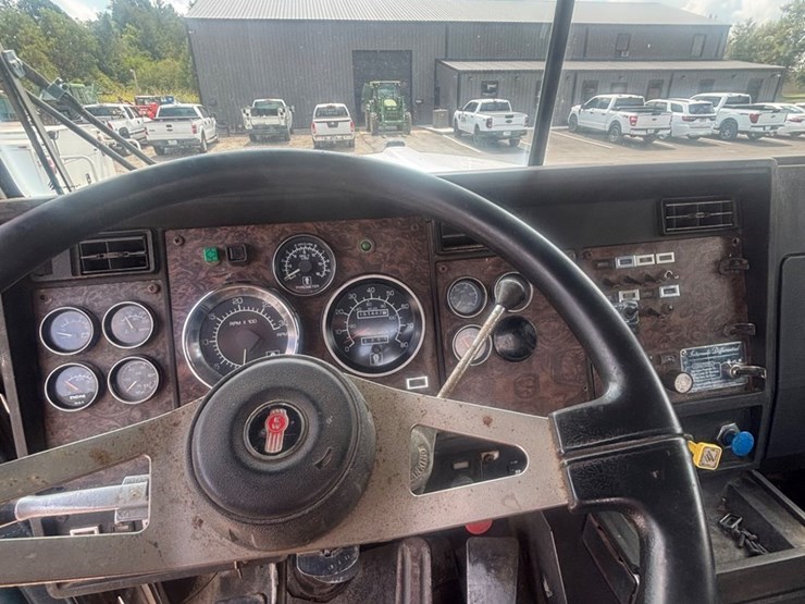 1996-kenworth-w900-image-5