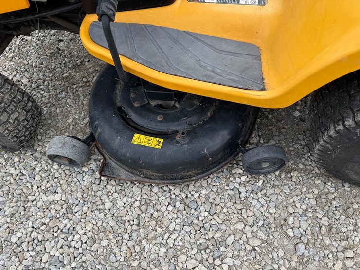 2015-cub-cadet-xt1-lt42-image-10