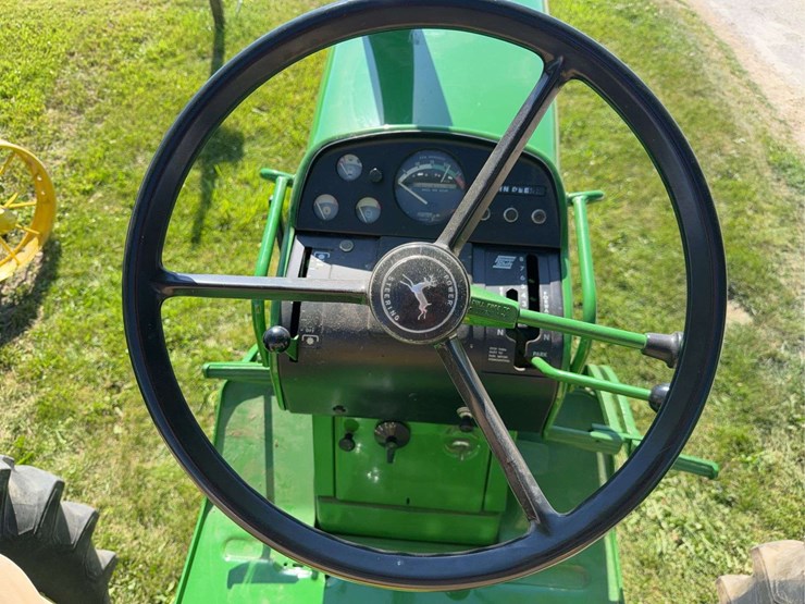 john-deere-2520-image-35