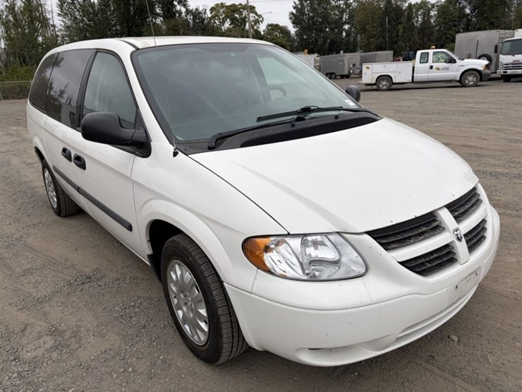 2007-dodge-grand-caravan-image-2