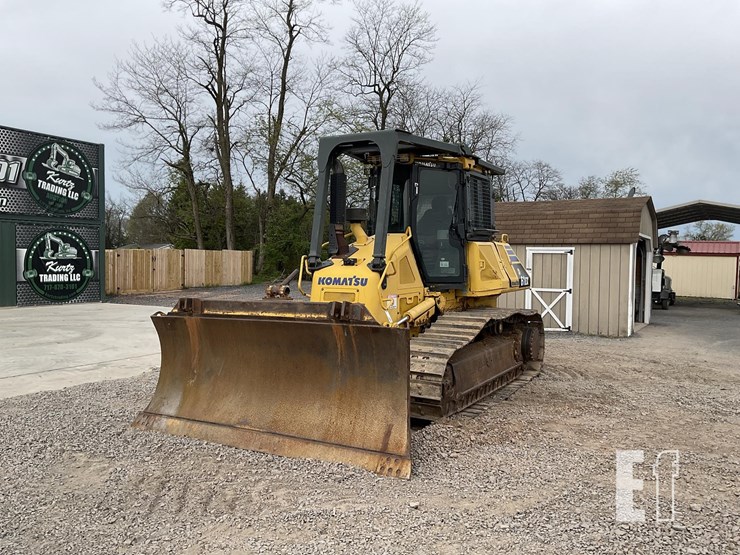 2015-komatsu-d61ex-23-image-8