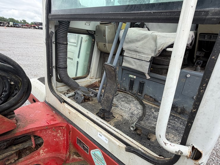 2007-takeuchi-tb135-image-15
