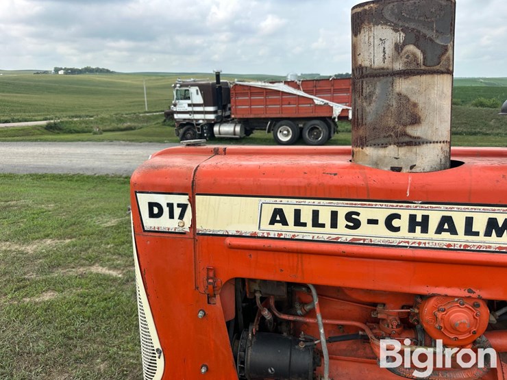 1964-allis-chalmers-d17-image-11