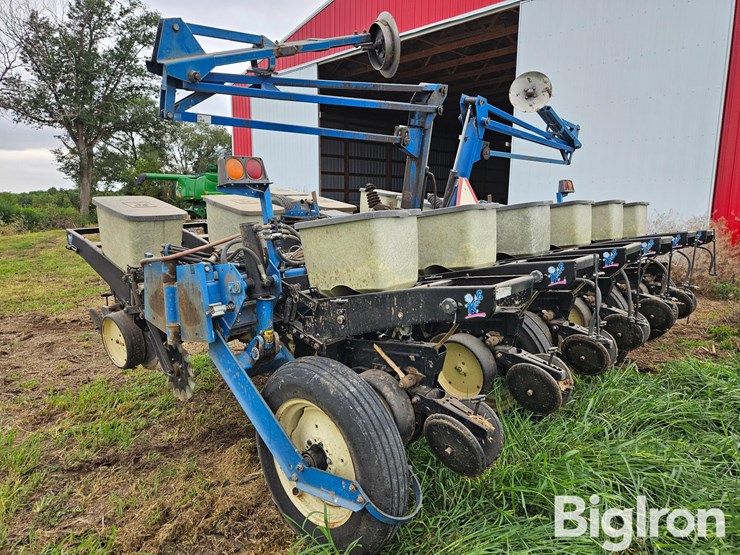 1993-kinze-2200-image-7