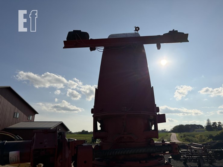 new-holland-900-image-16