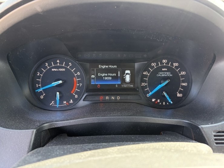 2019-ford-explorer-image-25