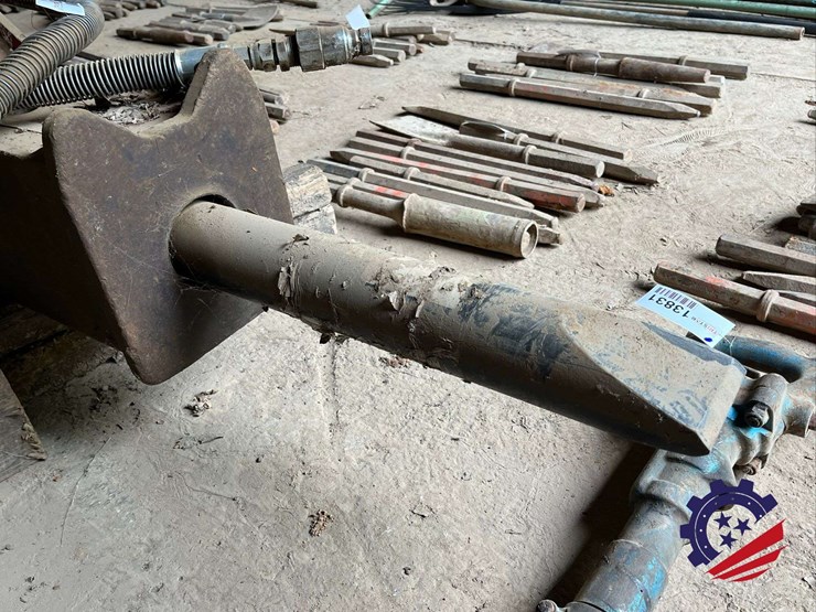 ca-cal-1200-hydraulic-hammer-excavator-attachment-image-6