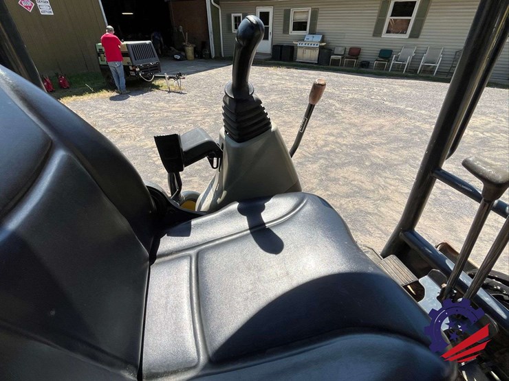yanmar-vi035-6a-mini-excavator-image-31