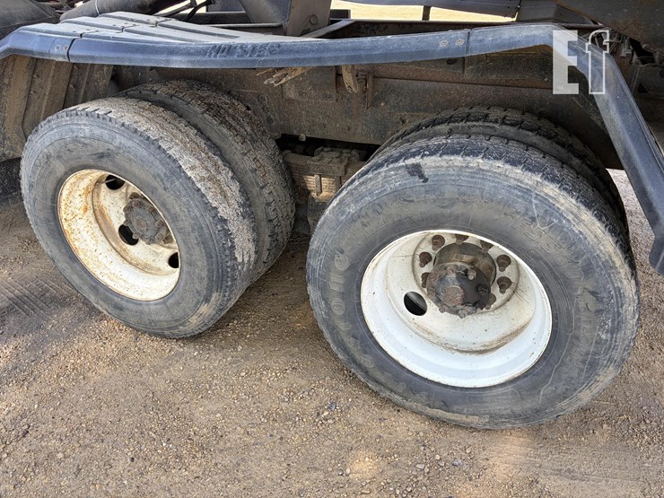1996-ford-lt9000-image-16
