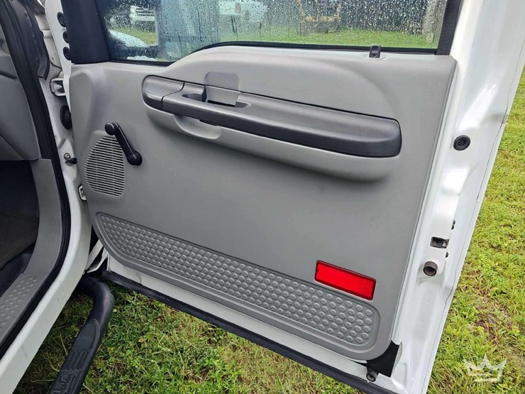 2006-ford-f350-image-27