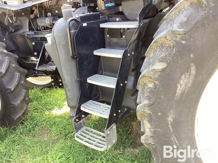2013-new-holland-t8.360-image-18