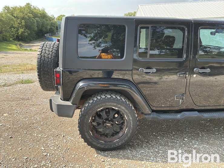 2010-jeep-wrangler-image-19
