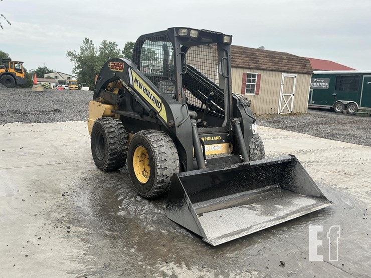2018-new-holland-l228-image-6