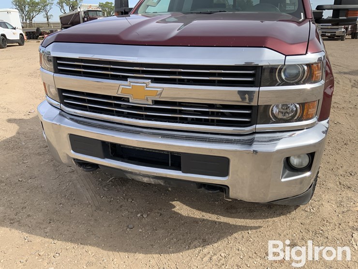 2015-chevrolet-silverado-2500-image-15