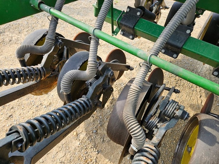 john-deere-750-image-24