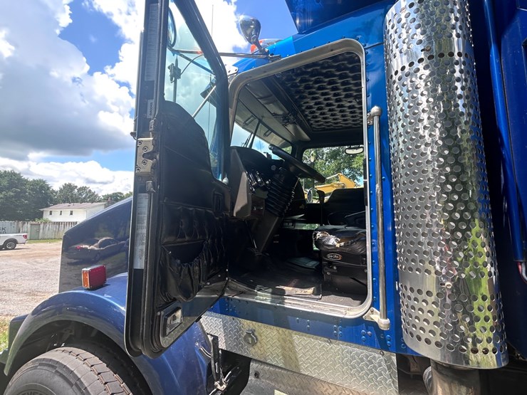2005-kenworth-t800-image-25
