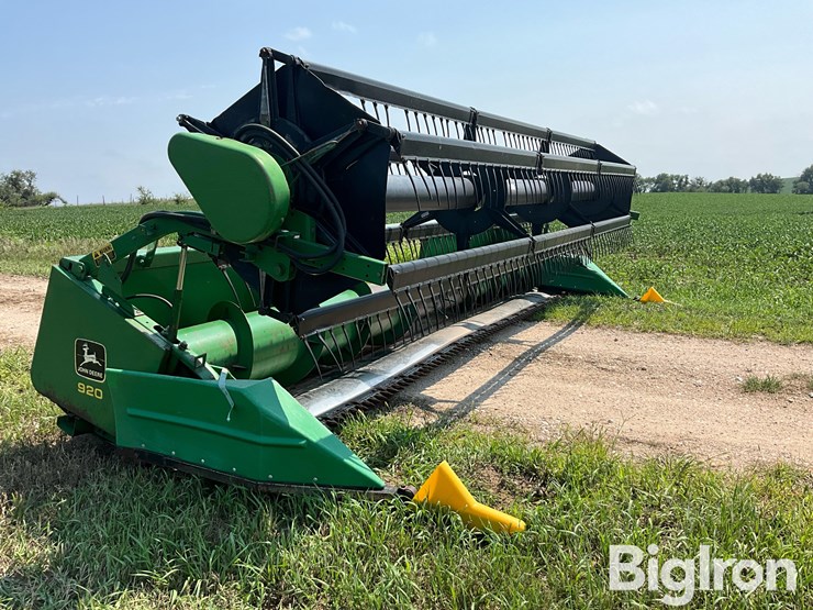 1989-john-deere-920-image-3
