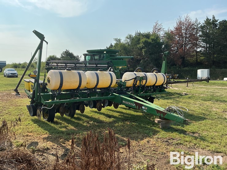 john-deere-1750-image-3