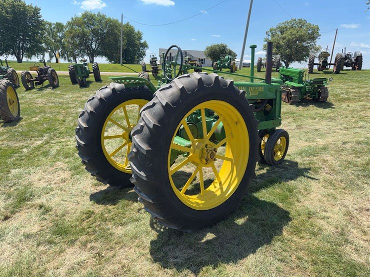 john-deere-b-image-5