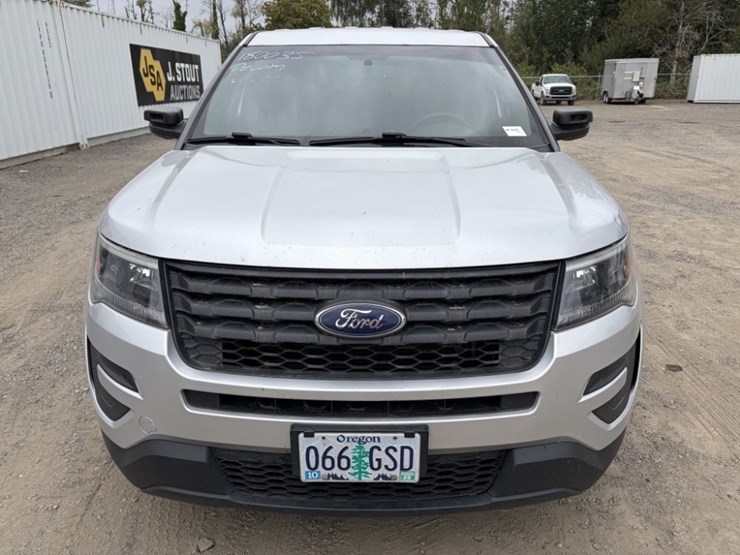 2018-ford-explorer-image-8