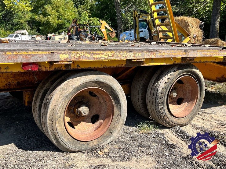 dual-t/a-equipment-tag-trailer-image-7