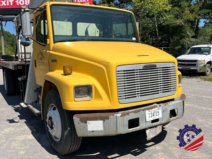 1999-freightliner-fl70-image-14