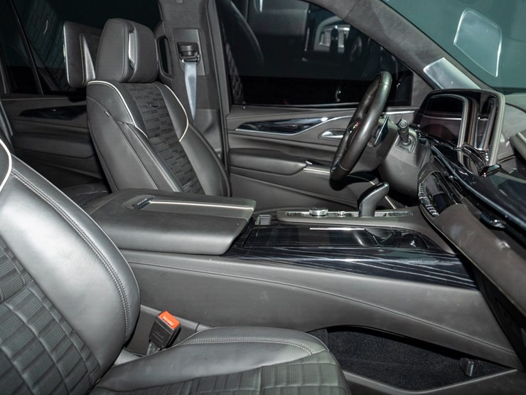 2024-cadillac-escalade-esv-image-70