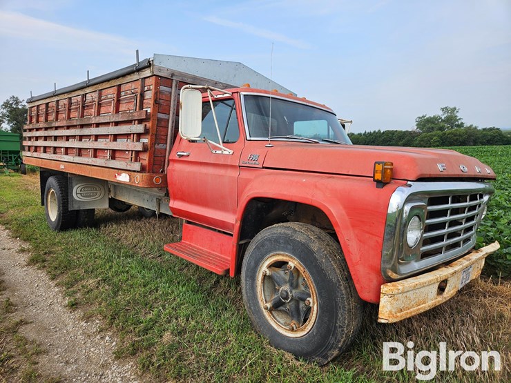1975-ford-f700-image-3