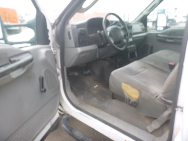 2005-ford-f450-image-12
