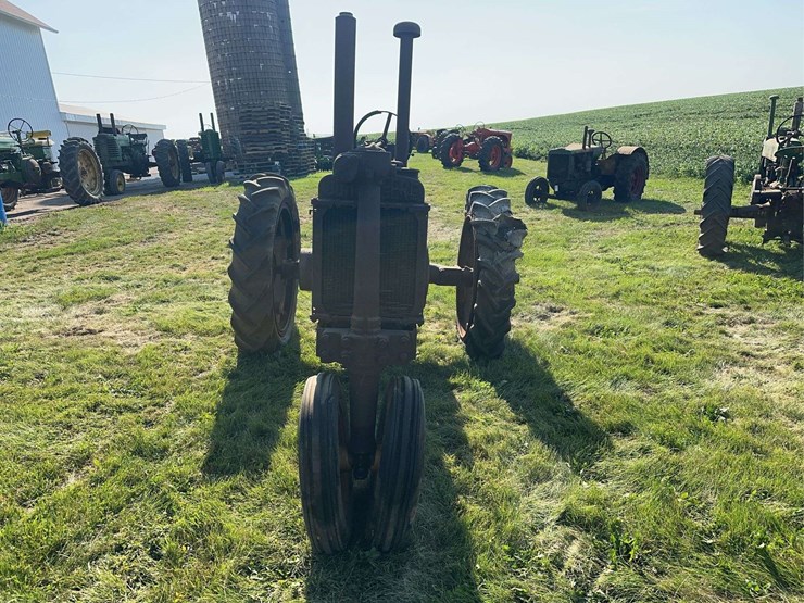 john-deere-b-image-8