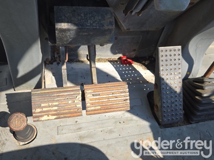 caterpillar-416c-image-42