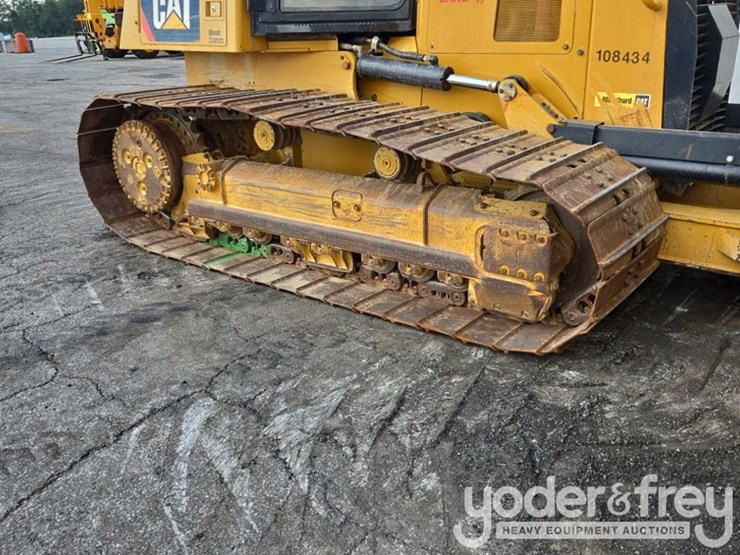 2020-caterpillar-d6k2-lgp-image-13