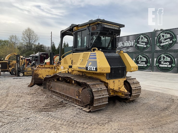2015-komatsu-d61ex-23-image-2