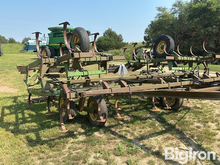 john-deere-26-image-17