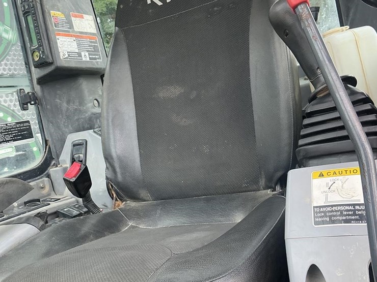 2014-kubota-kx040-4-image-15