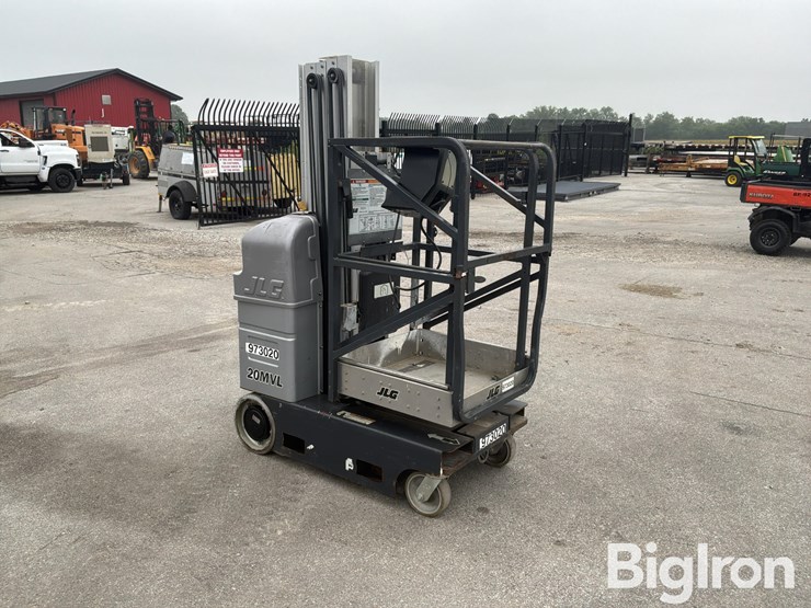 2017-jlg-20mvl-image-3