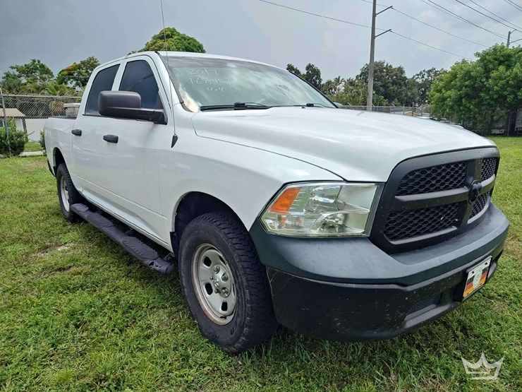 2017-dodge-1500-image-2