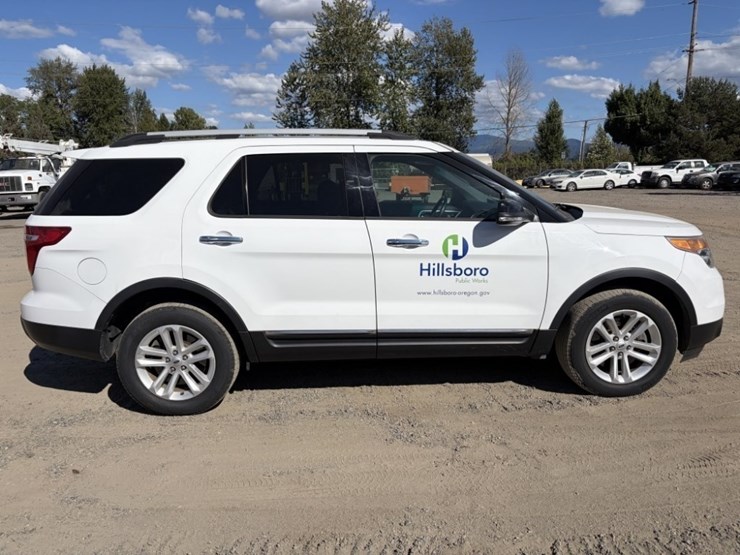2015-ford-explorer-xlt-image-3