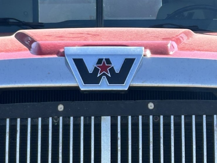 2015-western-star-4900sb-image-9
