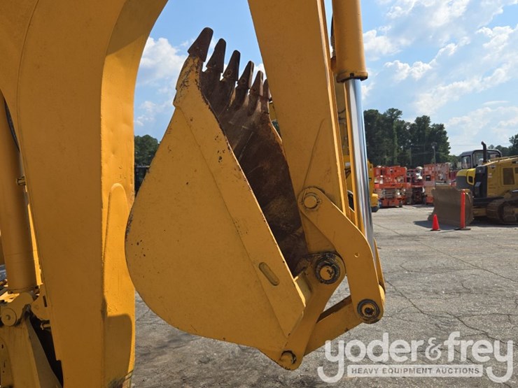 caterpillar-416c-image-23