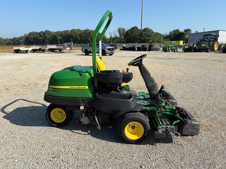 #1021-•-john-deere-2550e-*diesel*-riding-greensmower-image-5