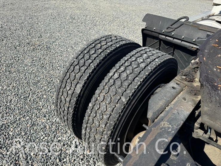 2015-freightliner-m2-112-single-axle-truck-tractor-(saluda,-va)-image-9