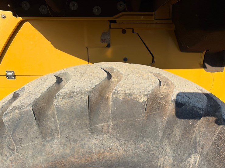 2015-caterpillar-924k-image-9