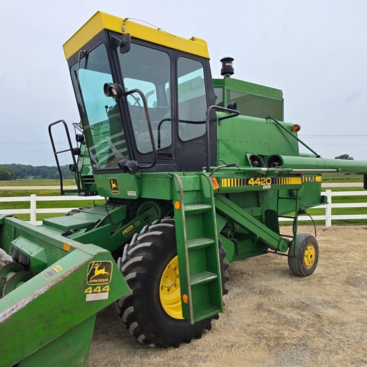 1981 JOHN DEERE 4420