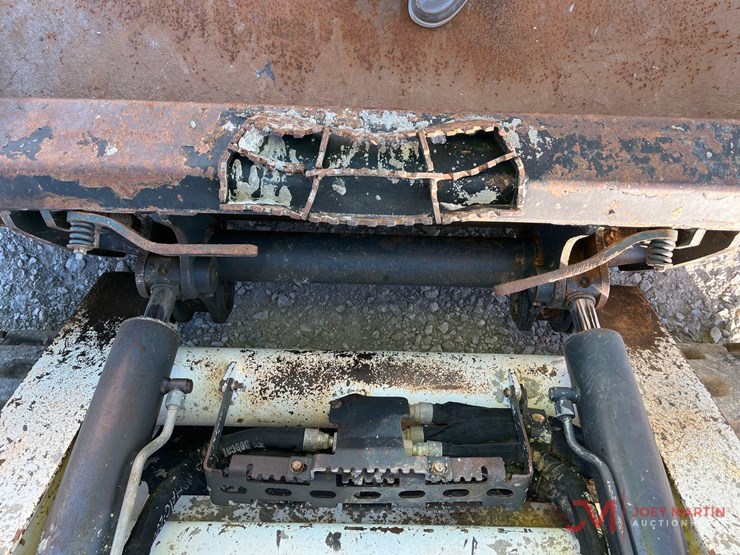 2019-bobcat-t770-image-11